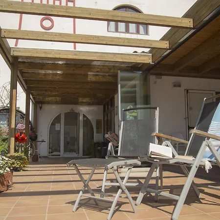 Casa Del Mar & * Roses