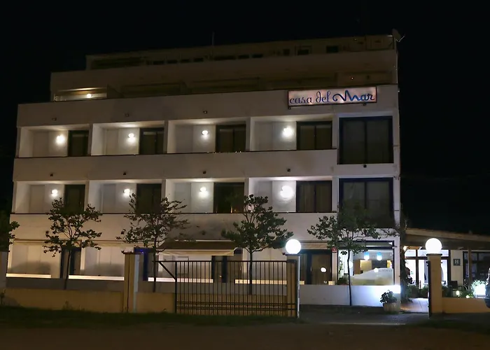 Casa Del Mar & Отель Росас