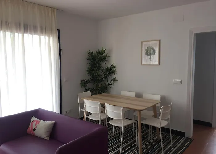 Отель Casa Del Mar & *